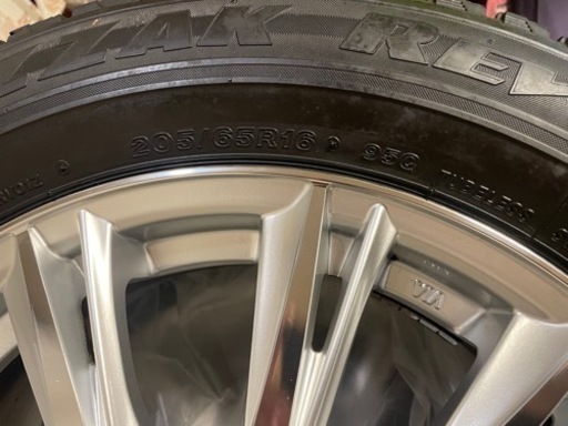 スタッドレスタイヤ　ホイールセット　205/65/R16 ４本セット
