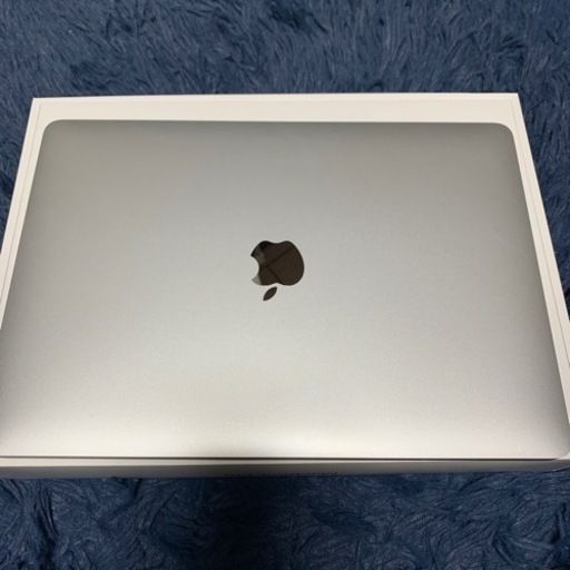 美品：MacBook Pro 2022年 13インチ 8GB 512GB