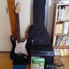 【入門者向け】島村楽器オリジナルブランド「Mavisエレキギターストラトモデル」＋FERNANDES＋マルチエフェクター「ZOOMG2]＋ハードケース＋コードブック（DVD付き）の画像