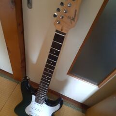 【入門者向け】島村楽器オリジナルブランド「Mavisエレキギターストラトモデル」＋FERNANDES＋マルチエフェクター「ZOOMG2]＋ハードケース＋コードブック（DVD付き）の画像