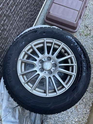 スタッドレスタイヤ　アルミホイールつき　195/65R15 プリウス等