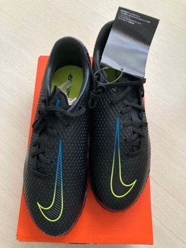 新品・NIKE・トレーニングシューズ・24.5cm・シューズケース付き