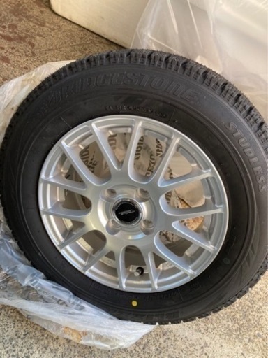 【新品】スタッドレスタイヤ　ブリヂストン　ブリザック　4本セット