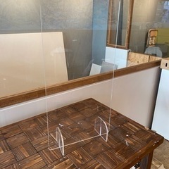 透明アクリルパーテーション　無料