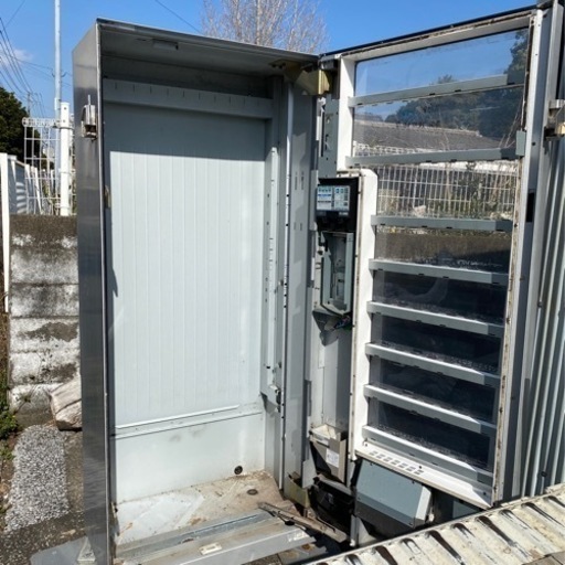 自動販売機 リサイクル 収納ボックス 鍵付き(2箇所)