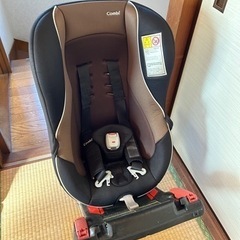 Combi コンビ チャイルドシート（3段階調節／〜18kg以下）