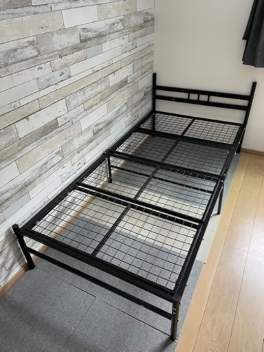 シングルサイズ　ベッドフレームメタル