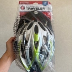 新品自転車ヘルメット&空気入れの画像