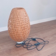 IKEA ベイヤ　テーブルランプ　売ります❗️の画像
