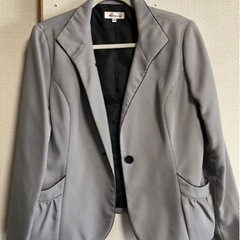 春物スーツの画像