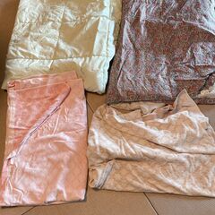 （2月末で処分）（おまけ付き）シングル敷き布団×２と敷きパッドの画像