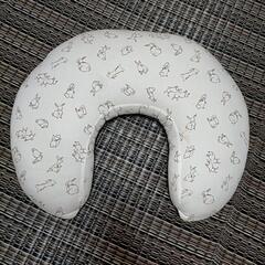 IKEA　授乳クッション