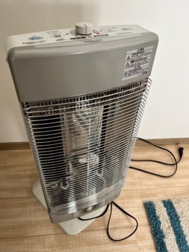 カーボンヒーター　定価27,000円　コロナ暖房　冬用