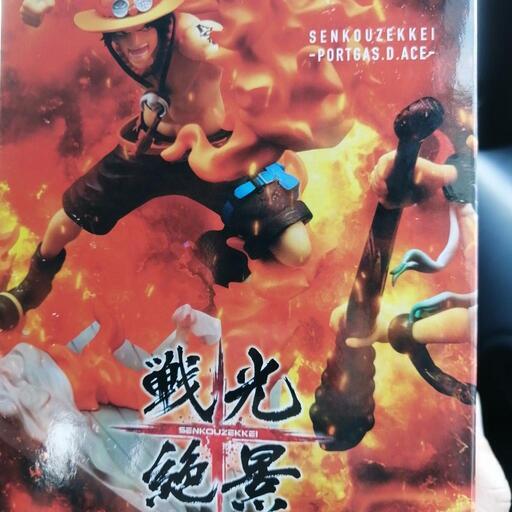 ワンピース　エースフィギュア