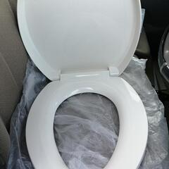 トイレの便座：メーカー SANEI