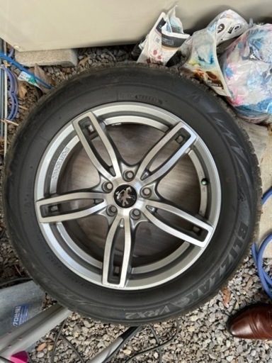 プジョー5008用スタッドレスタイヤホイール4本セット