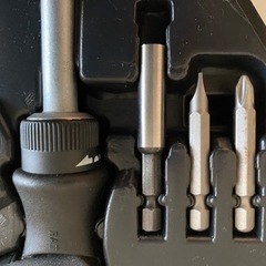 値下げします。ご覧の通りのラチェット工具です。