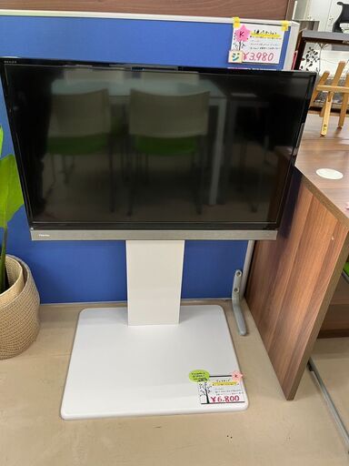 テレビ周りをすっきり！　テレビスタンド