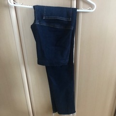 ユニクロUNIQLO ウルトラストレッチマタニティジーンズ
