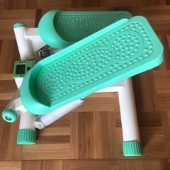 [値下げしました]足踏み健康器具の画像