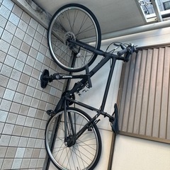 クロスバイク + 空気入れ