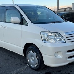 H16年式　ノア　Ｘ　パール　8人乗り 走行43000㎞