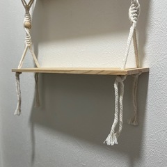 小さめの飾り棚の画像