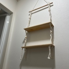 小さめの飾り棚の画像