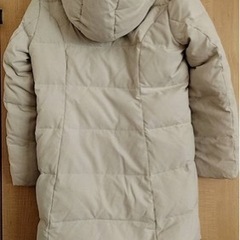 白のダウンの画像