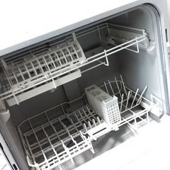 【九州 無料配送】Panasonic パナソニック 食器 洗い 乾燥機 食器容量 5人分 ファミリー タイプ 2019年製 【NP-TH2-W】の画像