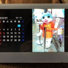 デジタル　フォトフレーム　写真やアルバム　時計やカレンダーとして...