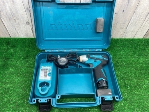 中古品● マキタ　インパクトドライバー　TD090DWX 10.8v