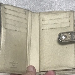 ヴィトン　ガマ口財布　ホワイトの画像