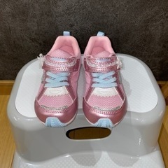 『取引中』ピンクのスニーカー 子供靴の画像