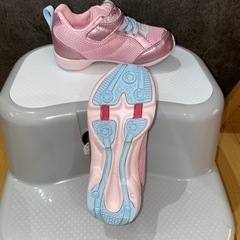 『取引中』ピンクのスニーカー 子供靴の画像