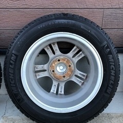 ホンダ旧型フィット装着アルミホィール付きスタッドレスタイヤの画像