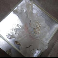 髪飾り　ホワイト×ピンク　洋風　花　パールの画像