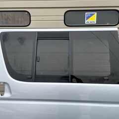 ハイエース スライドガラス 左