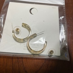韓国コスメ　福袋に入っていたピアス&付け爪　未開封品の画像
