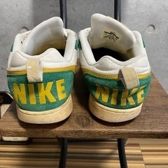 ★早い者勝ち‼︎ NIKE ナイキ　ミシガンカラー　コートロー　の画像
