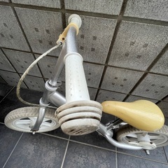 キッズバイク　シルバーの画像