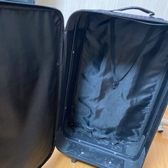 【無料】2輪キャリーバッグ　黒ピンクドットの画像