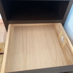 ベッドサイドテーブルの画像