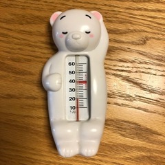 アップリカ　バスチェアと温度計の画像