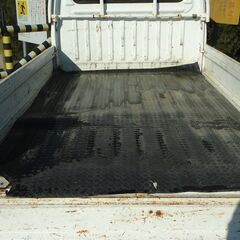 ☆彡超実用的！サンバートラ！！４ＷＤ！５ＭＴ！エアコ・ンバリ効き！バリ山タイヤ！実検査（重量税・自賠責込）令和７年２月迄！！の画像