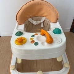歩行器　コンビ