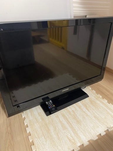 東芝　REGZA テレビ　32型