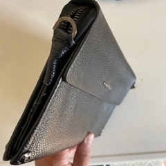 革のバッグ上げますの画像