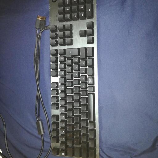 logicoolゲーミングキーボード　G512