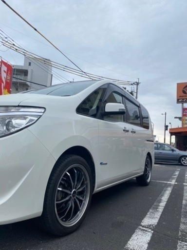 セレナ、ミニバン等18インチタイヤホイールセット美品